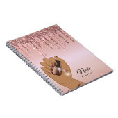Nail-technicus die Glittering Gold uitstuurt Notitieboek (Rechterzijde)