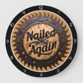 Nailed It Again Saw Blade Clock Orange Base Grote Klok (Voorkant)