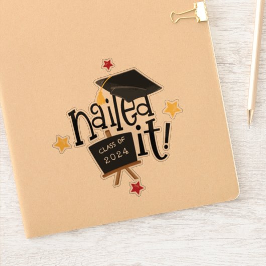 Nailed It Funky Tekst Pet 2024 Afstuderen Sticker (Notitieboek)