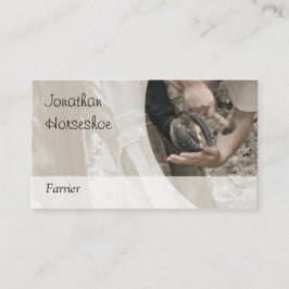 Nailen op een schoen in bruin visitekaartje