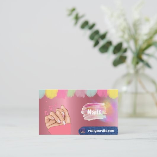 Nails hand op roze achtergrond visitekaartje (Staand voorkant)