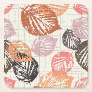 Najaarbladeren op beige. kartonnen onderzetters