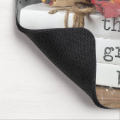 Najaarboeken in het regenachtige venster muismat (Hoek)