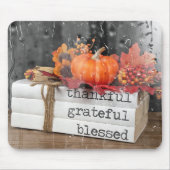 Najaarboeken in het regenachtige venster muismat (Voorkant)