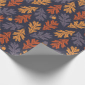 Najaareikenbladeren en -eikenpatroon (donker) cadeaupapier (Hoek)