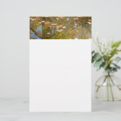 Najaarsbladeren en stroomreflectie op Greenbelt Briefpapier (Staand voorkant)