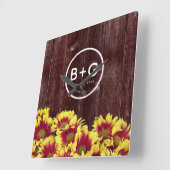Najaarsbloemen op Wooden Fence Wedding Vierkante Klok (Hoek)