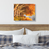 Najaarsbomen boven een meer canvas afdruk (Insitu (Slaapkamer))