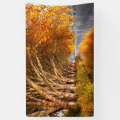 Najaarsbomen boven een meer spandoek (Verticaal)