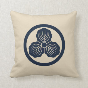 Nakaoka Japanse Mon Crest Oak laat een diepe marin Kussen