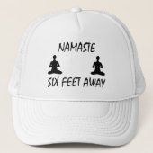 Namaste 6 Feet weg Trucker Pet (Voorkant)