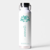 Namaste Blauwgroen Lotus Flower Modern Persoonlijk Waterfles (Voorkant)