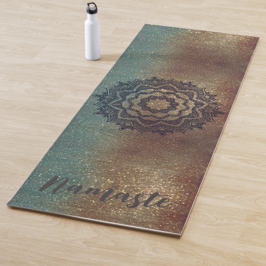Namaste Brons en Groene Shimmery Mandala Yoga Mat (In situ)