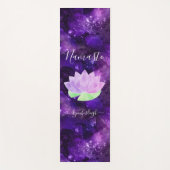 Namaste Cosmic Paars Lotus Flower Monogram Yogamat (Voorkant)