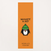 Namasté in bed grappige pinguïn cartoon, aangepast yogamat (Voorkant)
