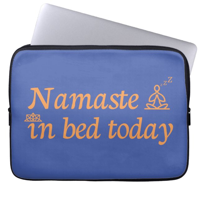 Namaste in Bed Laptop Sleeve (Voorkant)