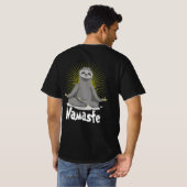 Namaste Meditating Yoga Sloth T-shirt (Achterkant volledig)