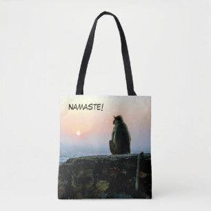 Namaste Meditation Yoga Monkey in India op zonsond Tote Bag