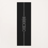 Namaste of Jouw naam als Alien Glyphs Unique Black Yogamat (Voorkant)