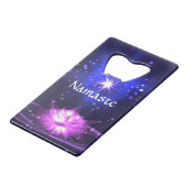 Namaste Quote Paarse Crystal Lotus & Star Creditkaart Flessenopener (Voorkant Gekanteld)