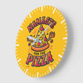 Namaste voor de pizza - Funny Yoga Grote Klok (Hoek)