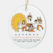 Namaste Yoga stelt leraar met studentensornament Keramisch Ornament (Links)