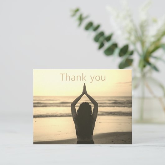 Namaste Yoga vrouw steek hand dank u Briefkaart (Staand voorkant)