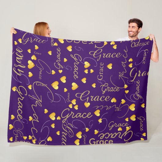 Namen en gouden harten over paarse typografie fleece deken (In situ)