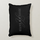 Namen en monogram van het koppel accent kussen (Voorkant(Verticaal))