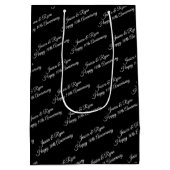 Namen, Jubileum jaar, wit script, zwart Medium Cadeauzakje (Achterkant)