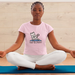 NaMEOWste Kat In Een Yoga Mediterende Pose T-shirt