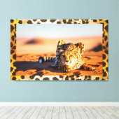 Namib Desert Cheetah Wall Art Canvas Afdruk (Insitu (Houten vloer))