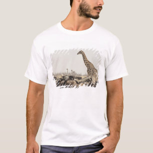 Namibië, Etosha National Park. Een eenzame giraffe T-shirt