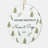 Nana en Papa Pine pakken onze eerste kerstmis Keramisch Ornament (Links)