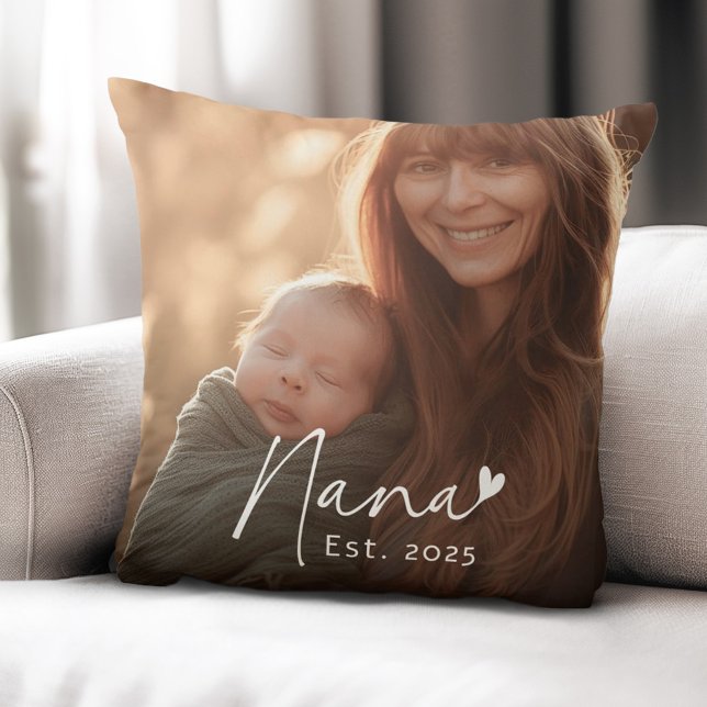 Nana Est jaar handgeschreven script met hart foto Kussen (Nana Est year handwritten script with heart photo Throw Pillow)