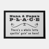 Nana & Papa's Place Whole Lotta Spoilin' Goin' On Deurmat (Voorkant)