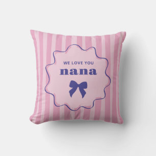 Nana   Roze strepen met golvend frame en chic lint Kussen