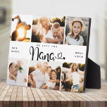 NANA We houden van je hart Moderne 6 Foto Collage Fotoplaat<br><div class="desc">We houden van je Nana! Cute, modern aangepaste fotocollage plaque aan show oma hoeveel ze van haar hield. We houden van dit handgeschreven script met hartbloei, waardoor dit een hartverwarmend keepascadeau is voor een geliefde grootouder. Personaliseer met 12 favoriete afbeeldingen en uw persoonlijke boodschap en namen. Verkrijgbaar in veel andere...</div>