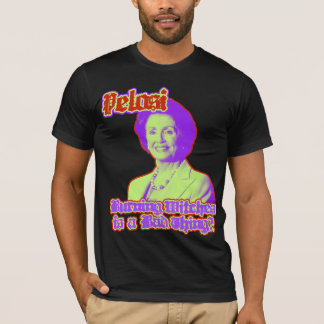 Nancy Pelosi, voorzitter van het Parlement.....en  T-shirt