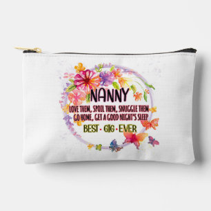 Nanny houdt van ze verwennen ze en knuffelen ze etui