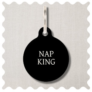 Nap King Grappige Moderne Zwarte Hond ID Ronde Pet Huisdierpenning