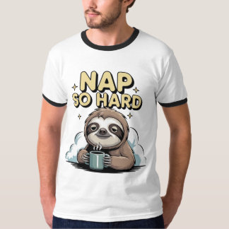 Nap zo hard luiaard met koffie geïsoleerd t-shirt