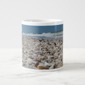 Napels, FL Seashells op de strand Mok (Voorkant)