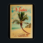Napels Florida Palm Tree Beach Vintage Travel Magneet<br><div class="desc">Het ontwerp van Napels Florida in de Vintage Travel-stijl met een palmboom op het strand met oceaan en lucht.</div>