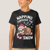 Napng Through The Snow Funny Sloth Candy Cane Xmas T-shirt (Voorkant)