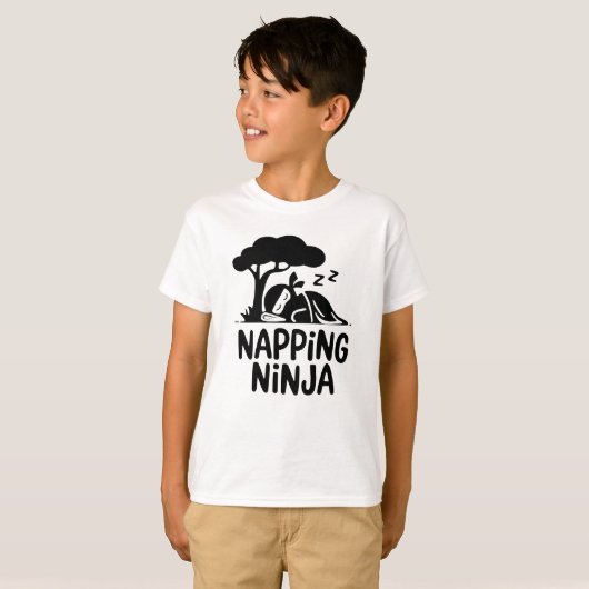 Napping Ninja - Schattigee slaperige Ninja Art Fun T-shirt (Voorkant volledig)