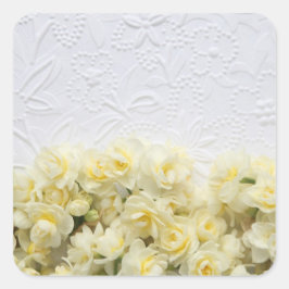 Narcissus bloemen tegen getextureerd papier vierkante sticker