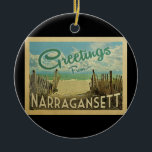 Narragansett Beach Vintage Travel Keramisch Ornament<br><div class="desc">Deze groeten van het  briefkaart Narragansett hebben een zandig strand met een mooi oceaanwater uit turquoise en boven het zee,  een blauwe hemel met blauw witte wolken. In de klassieke reisstijl.</div>