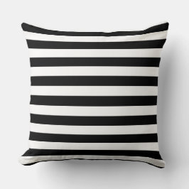Narrow Black en White Stripes Pattern Kussen