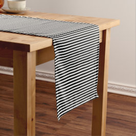 Narrow Black en White Stripes Pattern Medium Tafelloper
